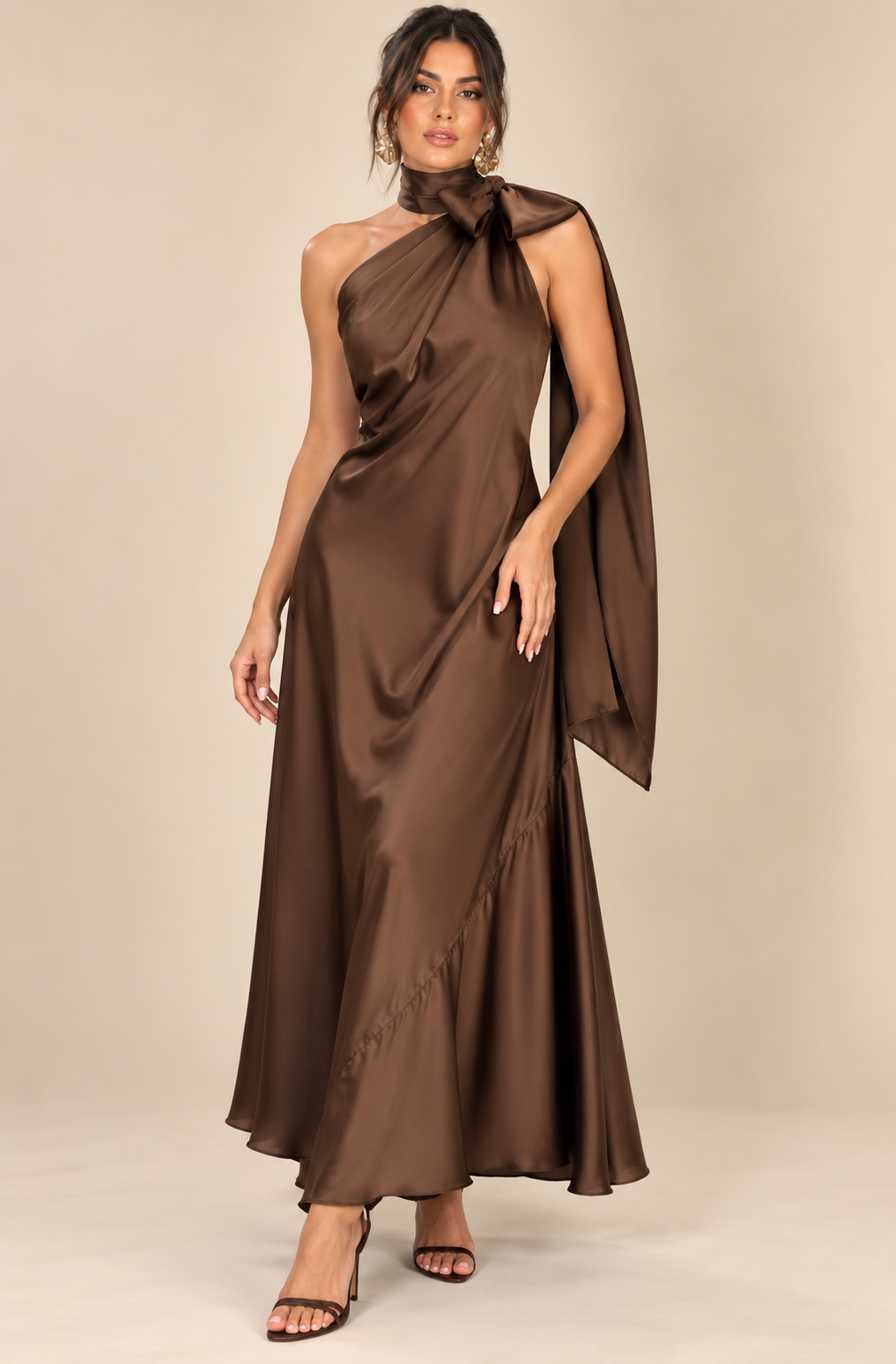 VESTIDO DE SATÍN CON BUFANDA EN CUELLO