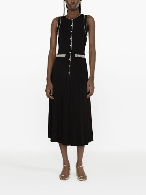 VESTIDO CON APLICACIÓN DE PERLAS
